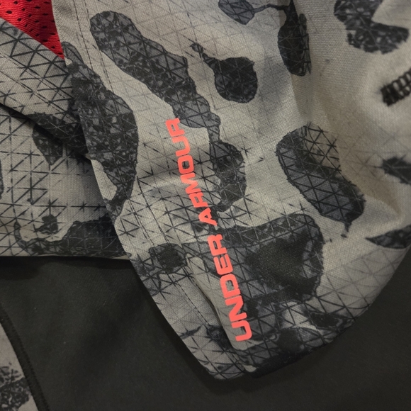 Under Armour Black and Gray Camo Hoodie - Picture 3 of 3